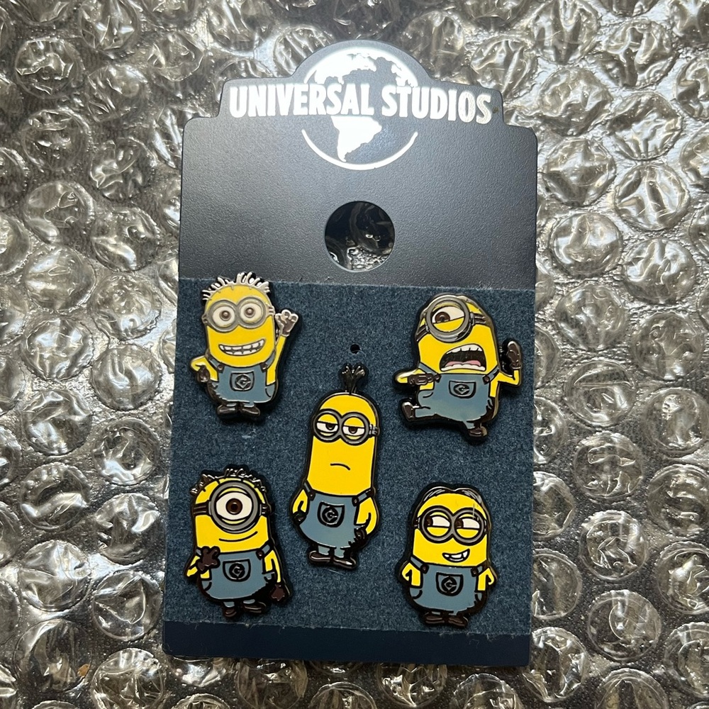 *4for$15* Minions enamel pin set